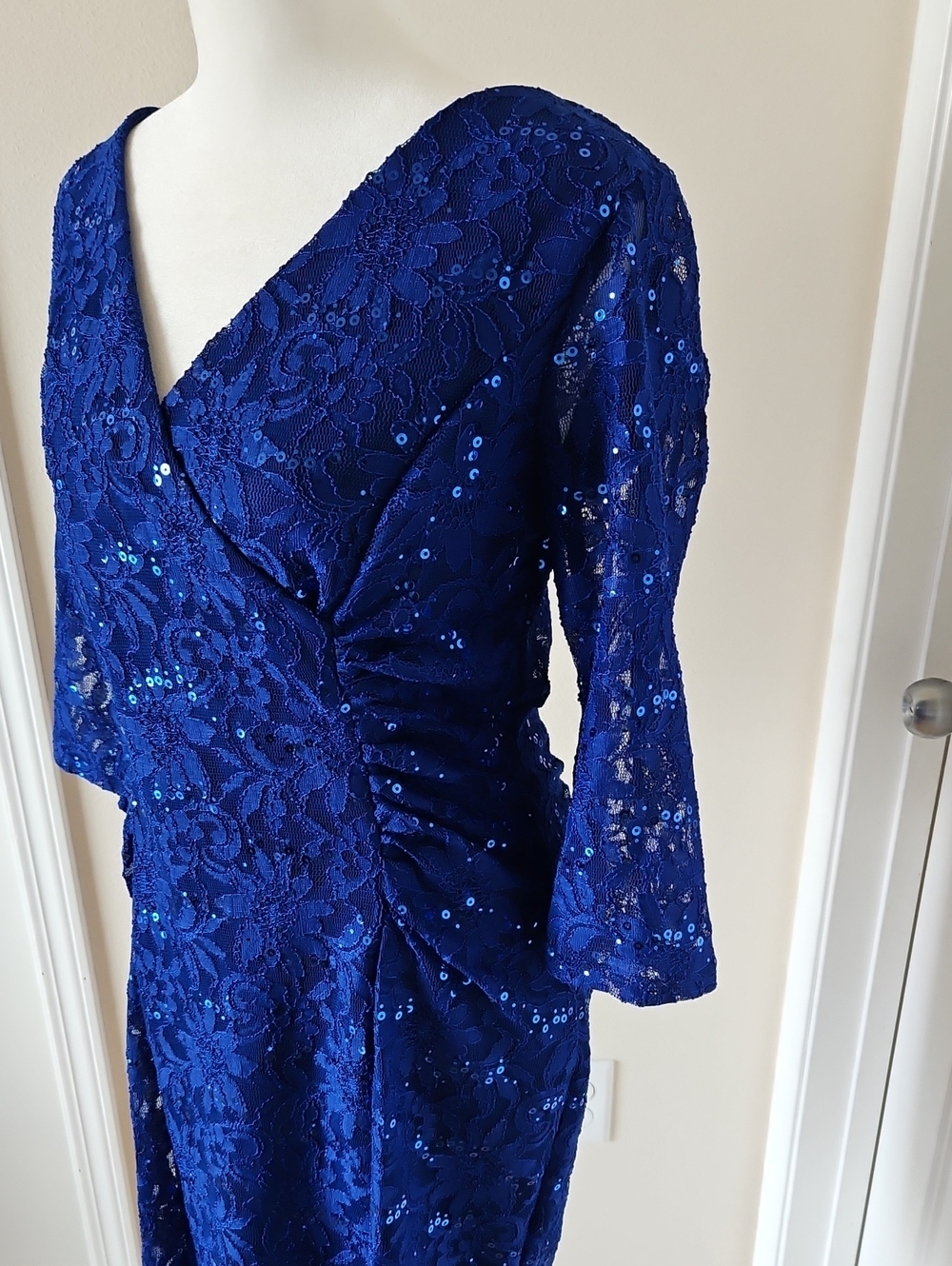 Size 8/10 Royal Blue 3/4 Sleeve Lace/Sequin Ruched Side Cocktail Dress by EVA - Picture 5 of 14